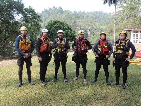 APAD international SAR trainers participate in the annual trainings. (Photo Credit: A-PAD SL)