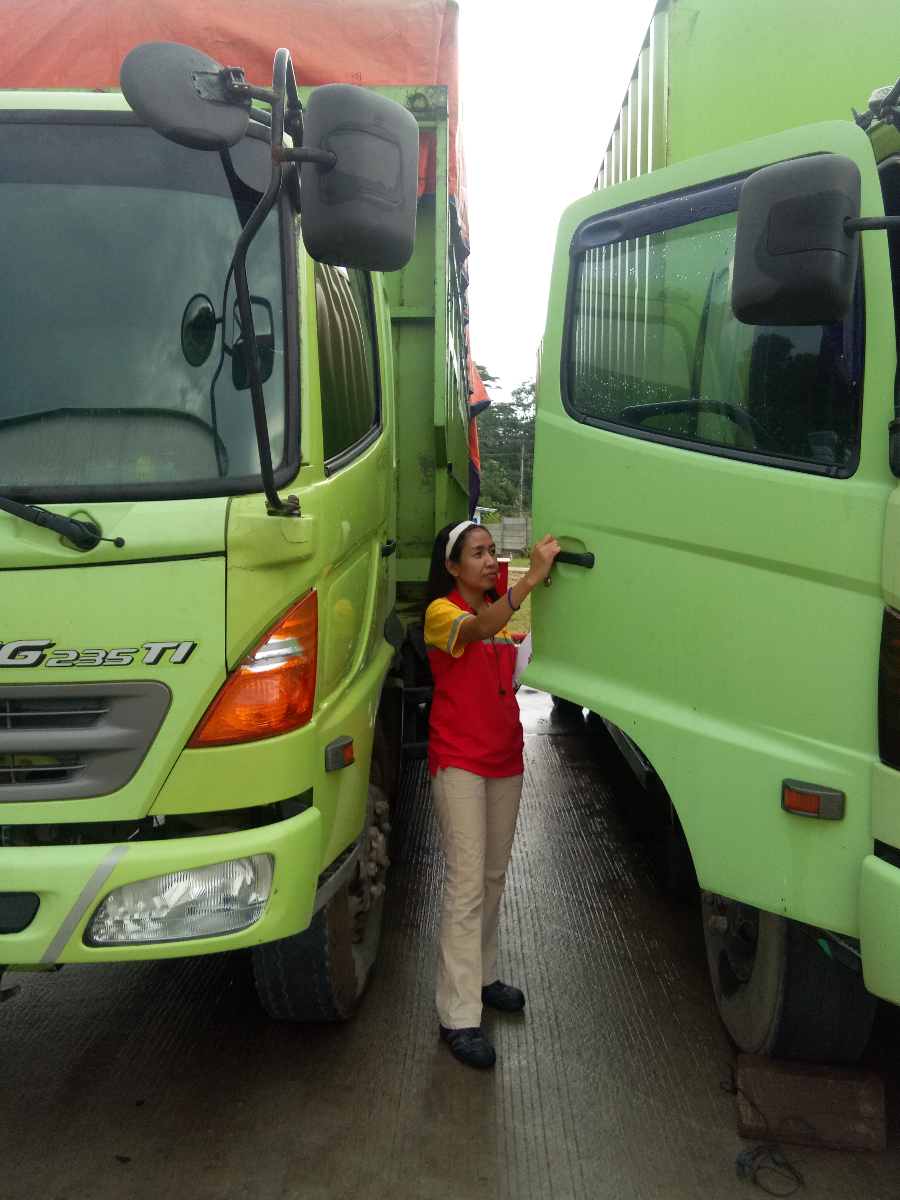 Ade is seen here in her role as Safety Transport Auditor in Kalimantan, 2020. Photo: Deutsche Post DHL Group